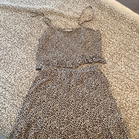 American eagle black and white cheetah two piece set. Top is S and skirt is XS. - Picture 1 of 3